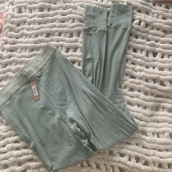 SKIMS Cotton Rib Legging SIZE SMALL | SHADE MINERAL - Picture 4 of 4